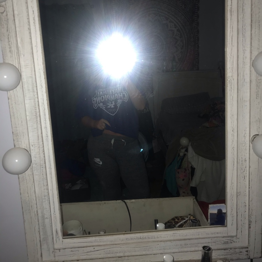 nike joggers/sweatpants - Picture 3 of 4